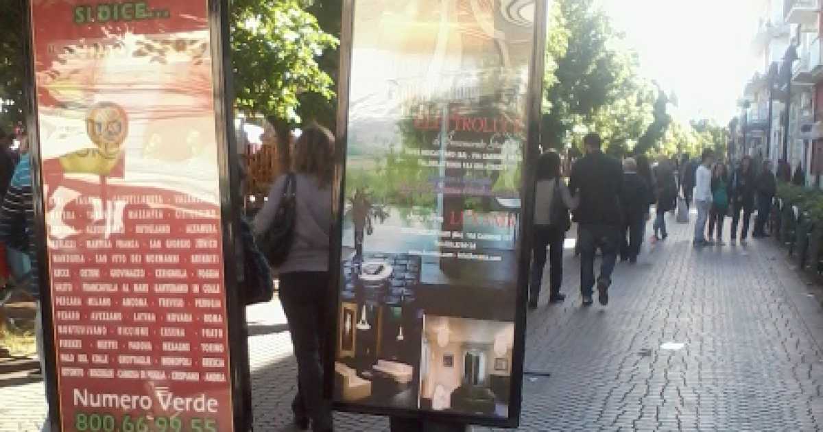 Ecco i ''cartelloni umani'', la nuova dubbia frontiera della pubblicit�